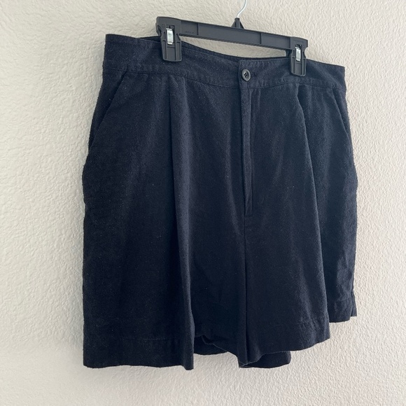 JENNI KAYNE | Bestselling Raw Silk Pleated High Waisted Short in Black | Size 12 - Picture 7 of 12
